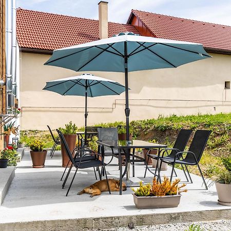Stylish Apartment With Free Parking Zvolen Buitenkant foto