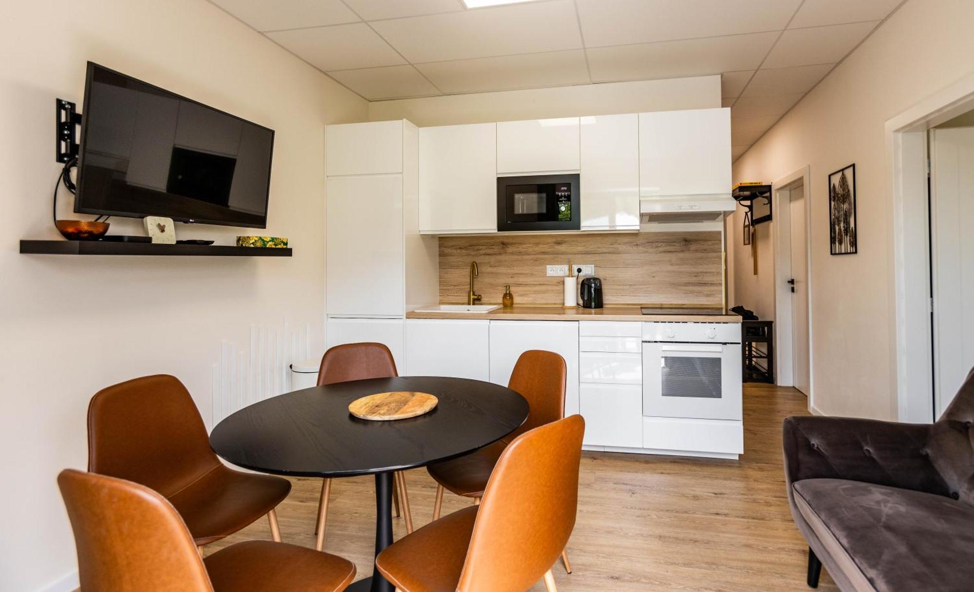 Stylish Apartment With Free Parking Zvolen Buitenkant foto